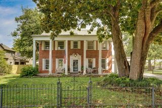 1011 East University Street, Springfield, MO 65807