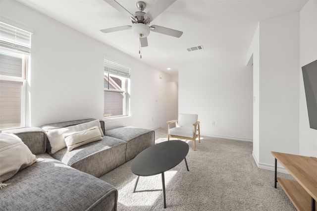 13707 Manhattan DR, Pflugerville, TX 78660