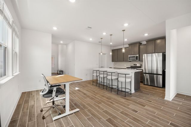 13707 Manhattan DR, Pflugerville, TX 78660