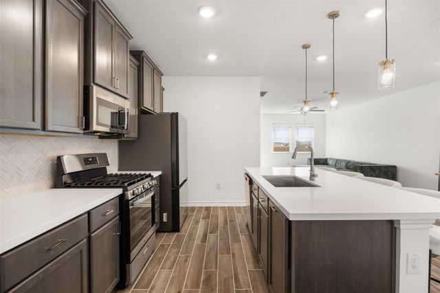 13707 Manhattan DR, Pflugerville, TX 78660