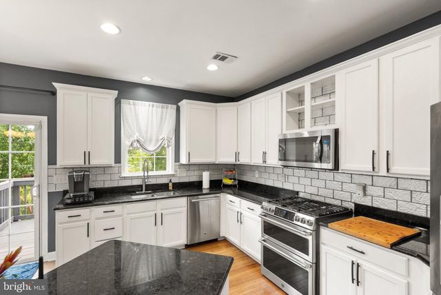 16609 BADGER CT, Dumfries, VA 22026