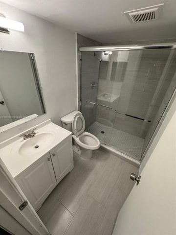 161 Lakeview Dr 102, Weston, FL 33326
