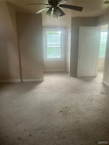 512 W Legion Avenue, Columbia, IL 62236