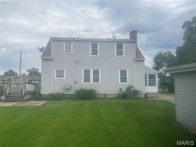 512 W Legion Avenue, Columbia, IL 62236