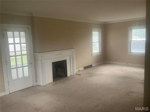512 W Legion Avenue, Columbia, IL 62236