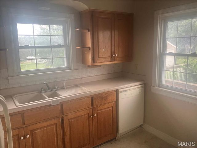 512 W Legion Avenue, Columbia, IL 62236