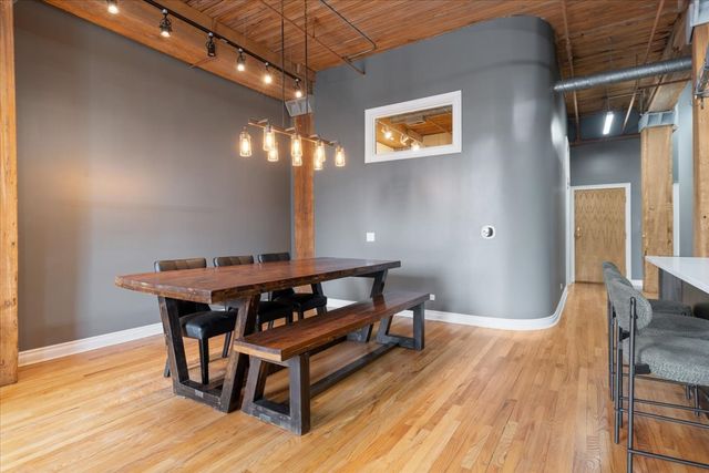 550 N Kingsbury Street 106, Chicago, IL 60654