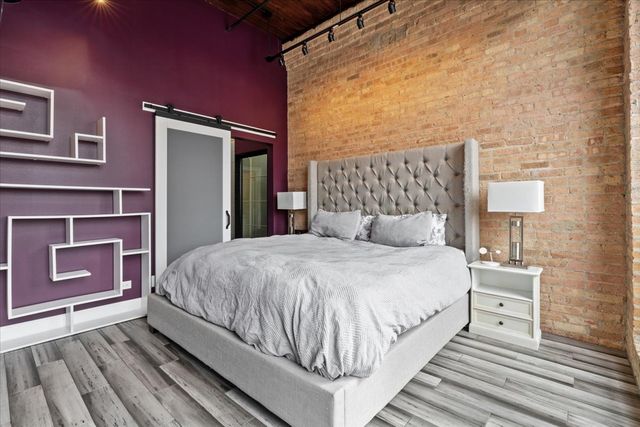 550 N Kingsbury Street 106, Chicago, IL 60654