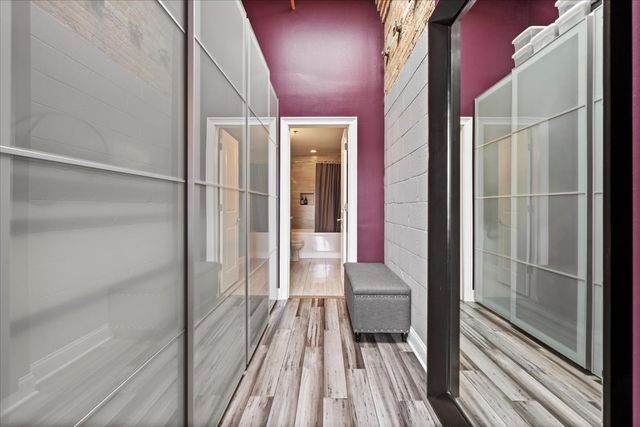 550 N Kingsbury Street 106, Chicago, IL 60654