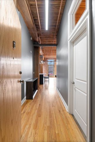 550 N Kingsbury Street 106, Chicago, IL 60654