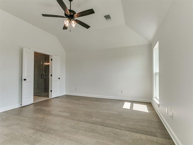 10512 NW 33rd Place, Yukon, OK 73099