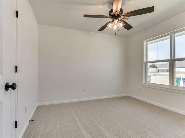 10512 NW 33rd Place, Yukon, OK 73099