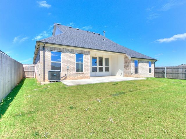 10512 NW 33rd Place, Yukon, OK 73099