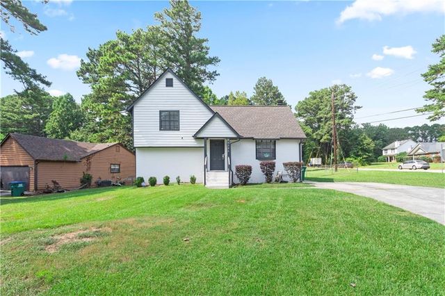 9386 Woodknoll Lane, Jonesboro, GA 30238