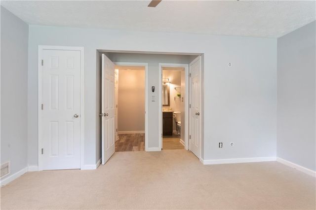 9386 Woodknoll Lane, Jonesboro, GA 30238