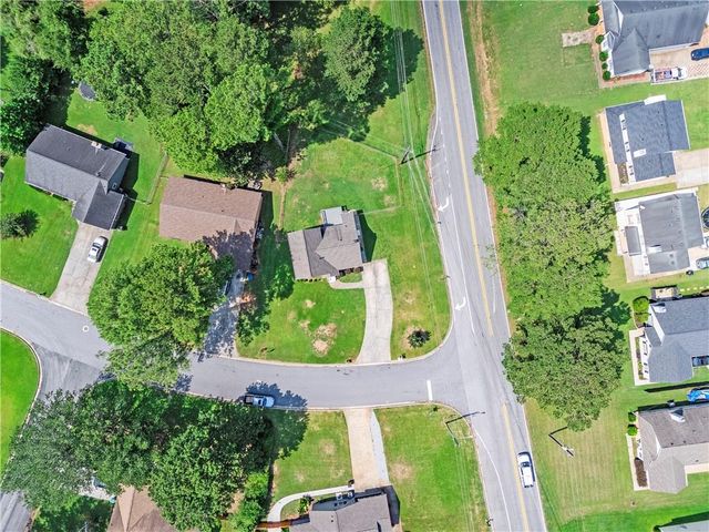 9386 Woodknoll Lane, Jonesboro, GA 30238