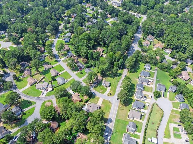 9386 Woodknoll Lane, Jonesboro, GA 30238