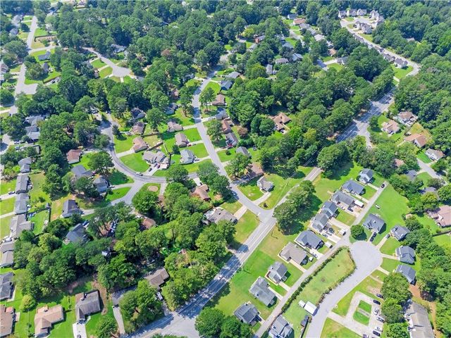 9386 Woodknoll Lane, Jonesboro, GA 30238