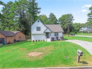 9386 Woodknoll Lane, Jonesboro, GA 30238