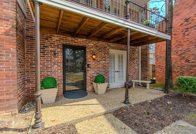 8 Kingsbridge Way, Little Rock, AR 72212