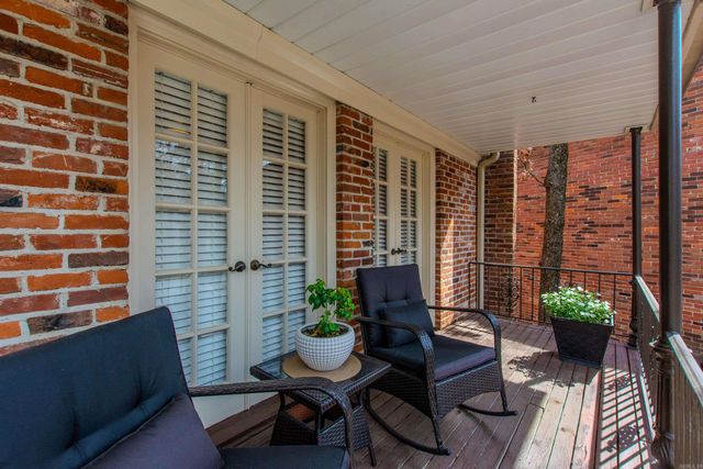 8 Kingsbridge Way, Little Rock, AR 72212