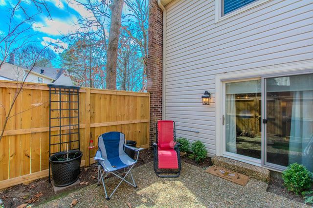 8 Kingsbridge Way, Little Rock, AR 72212