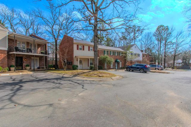 8 Kingsbridge Way, Little Rock, AR 72212