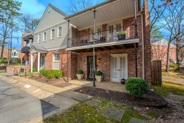 8 Kingsbridge Way, Little Rock, AR 72212