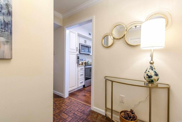 8 Kingsbridge Way, Little Rock, AR 72212