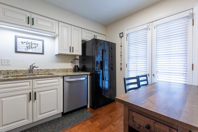 8 Kingsbridge Way, Little Rock, AR 72212