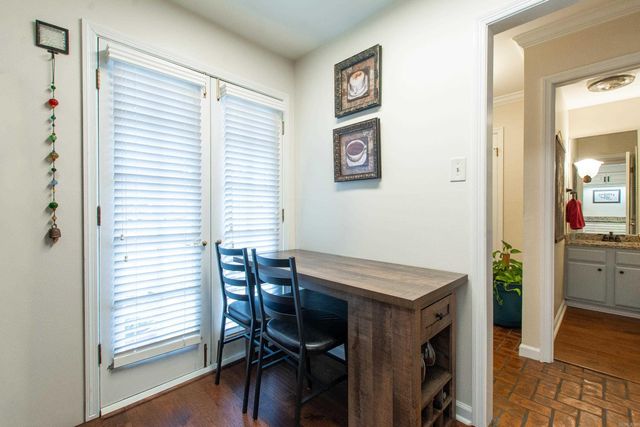 8 Kingsbridge Way, Little Rock, AR 72212