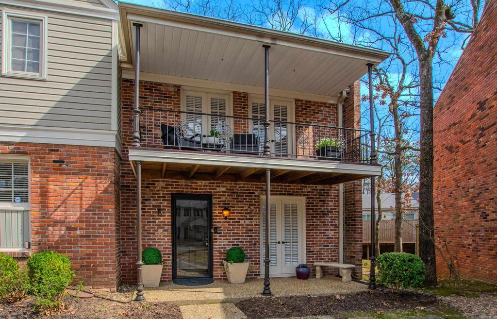 8 Kingsbridge Way, Little Rock, AR 72212