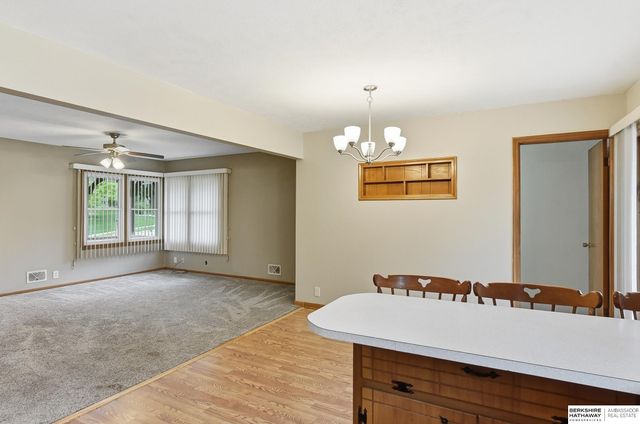 4606 Borman Street, Bellevue, NE 68157