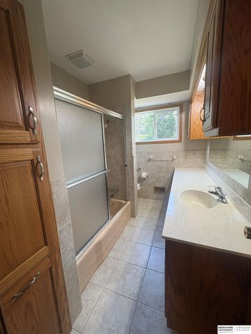 4606 Borman Street, Bellevue, NE 68157
