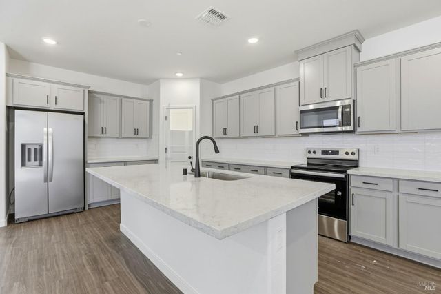 9121 Camino Colegio Rd, Rohnert Park, CA 94928