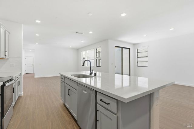 9121 Camino Colegio Rd, Rohnert Park, CA 94928