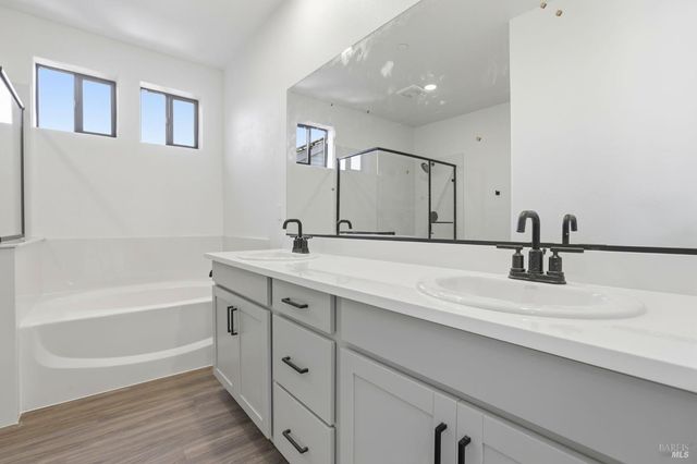 9121 Camino Colegio Rd, Rohnert Park, CA 94928