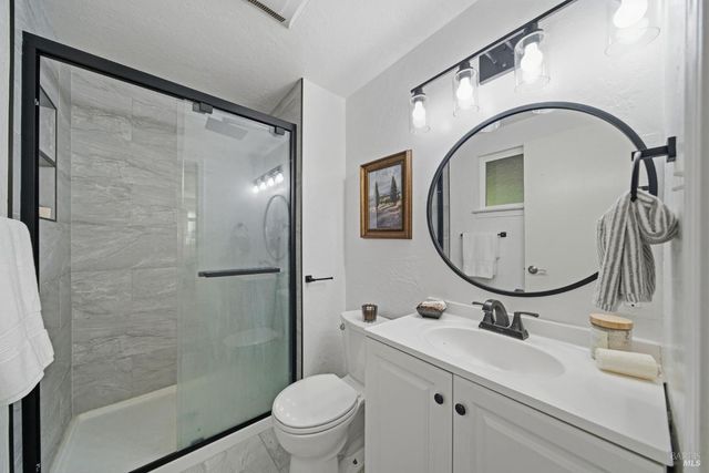 6404 Guerneville Rd, Sebastopol, CA 95472