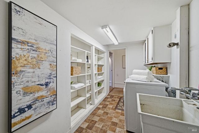 6404 Guerneville Rd, Sebastopol, CA 95472