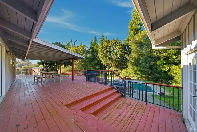 6404 Guerneville Rd, Sebastopol, CA 95472