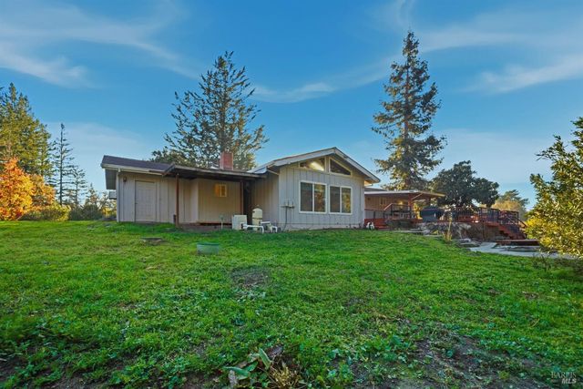 6404 Guerneville Rd, Sebastopol, CA 95472