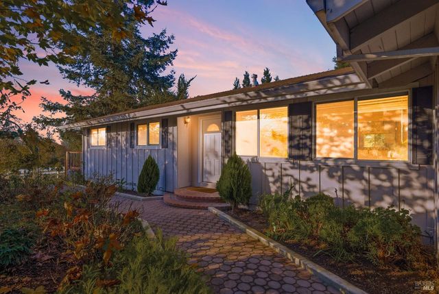 6404 Guerneville Rd, Sebastopol, CA 95472