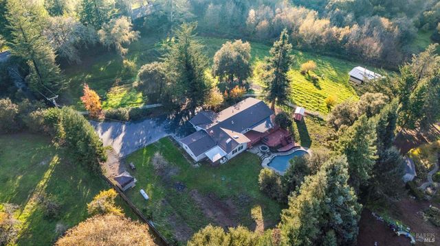 6404 Guerneville Rd, Sebastopol, CA 95472