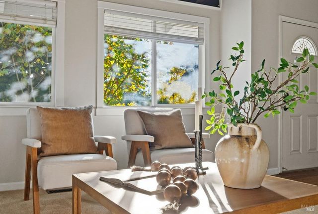 6404 Guerneville Rd, Sebastopol, CA 95472