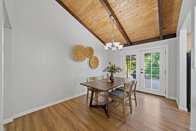 6404 Guerneville Rd, Sebastopol, CA 95472