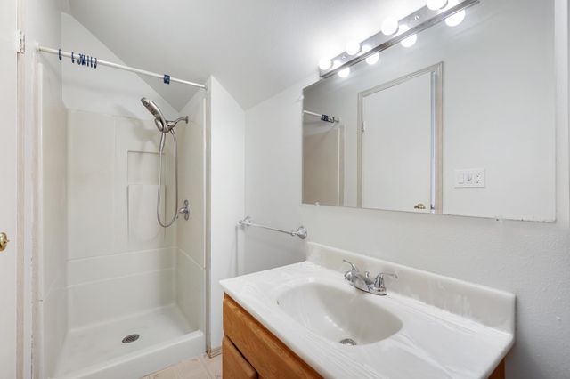 2624 N Smith St, Spokane, WA 99207