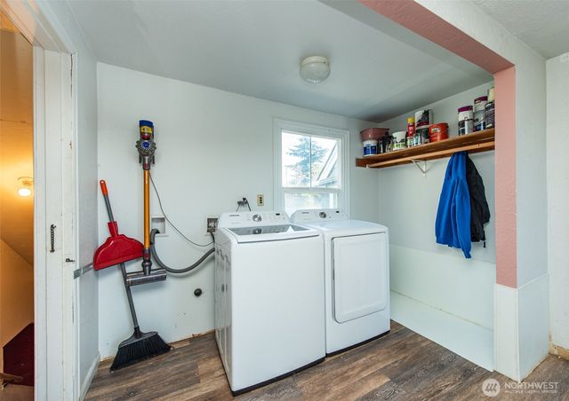 1202 W 9th Street, Port Angeles, WA 98363