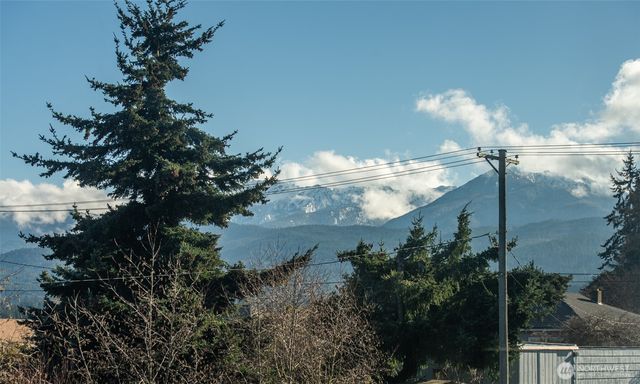 1202 W 9th Street, Port Angeles, WA 98363