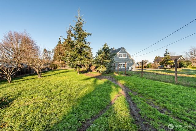 1202 W 9th Street, Port Angeles, WA 98363