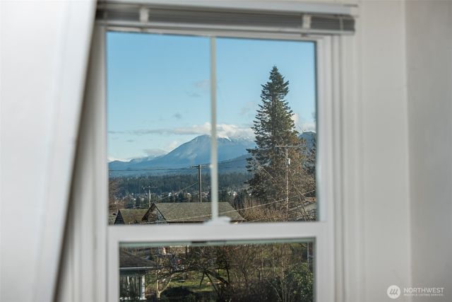 1202 W 9th Street, Port Angeles, WA 98363